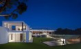 /album/fotogaleria%3a-dise%c3%b1o-construccion-/casa-vale-do-lobo-de-noche-jpeg/